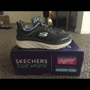 New with tags, sketchers d’lux walkers, gray, size 8.5